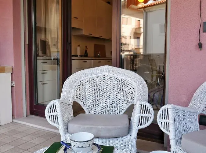 Tuffo In Laguna Silenzioso Bilocale Con Posto Auto 그라도