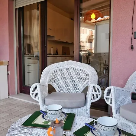 Tuffo In Laguna Silenzioso Bilocale Con Posto Auto Градо