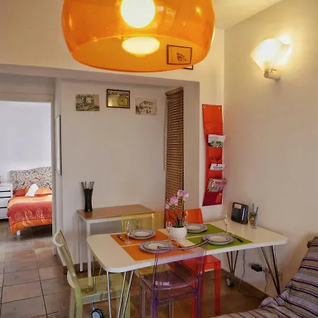 Tuffo In Laguna Silenzioso Bilocale Con Posto Auto Градо